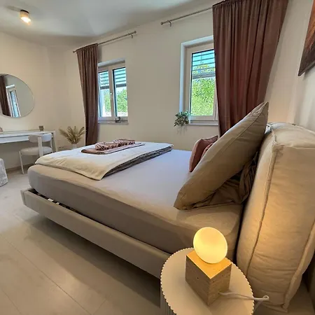 Apartment Donau Vibes Luxury Family Near And Highway