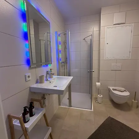 Donau Vibes Luxury Family Near And Highway Apartment *